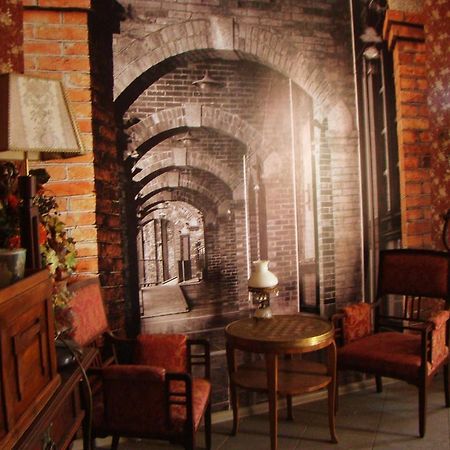 Hostelik Wiktorianski วูดช์ ภายนอก รูปภาพ