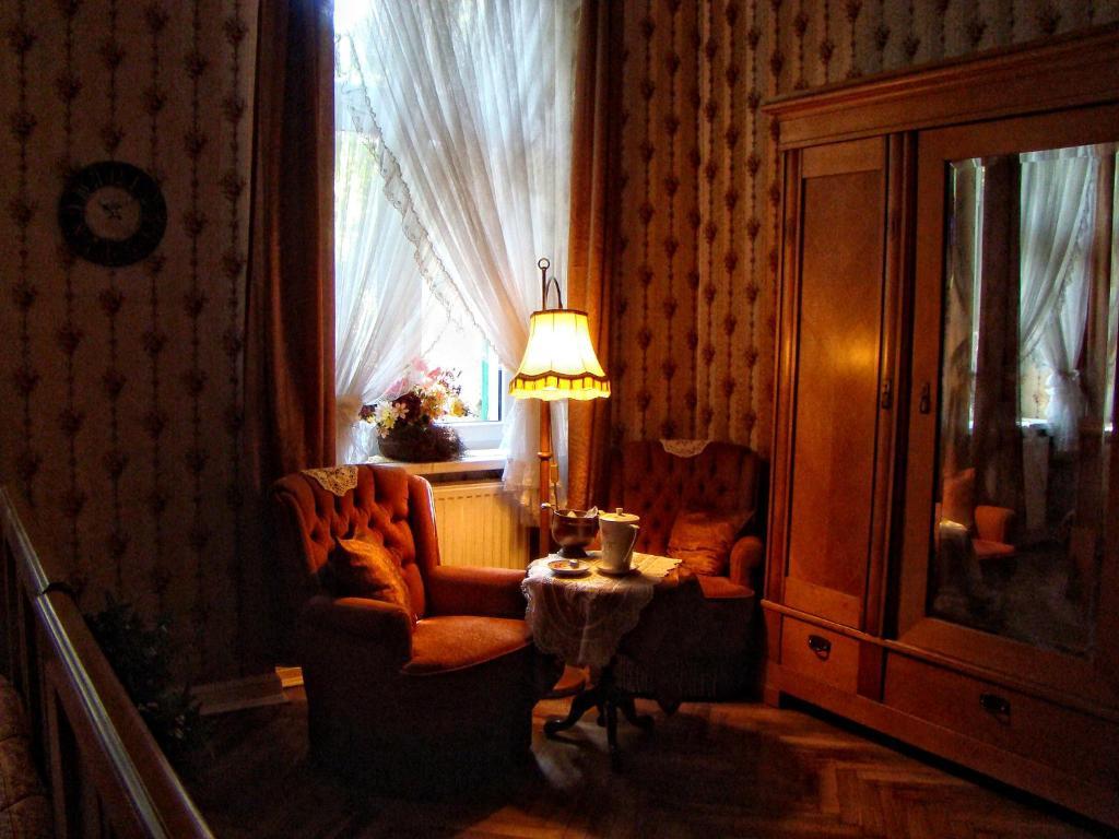 Hostelik Wiktorianski วูดช์ ภายนอก รูปภาพ